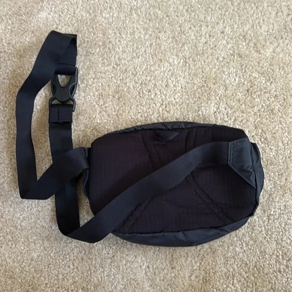 Patagonia Ultralight Black Hole Mini Hip Pack 1L - Picture 3 of 7